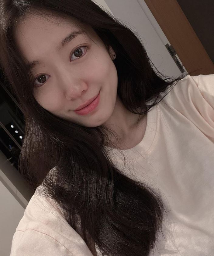 朴信惠曬出絕美自拍照。（圖／翻攝自朴信惠IG）