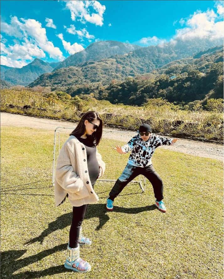 周杰倫報喜,昆凌懷有第三胎。(圖/翻攝自jaychou IG)