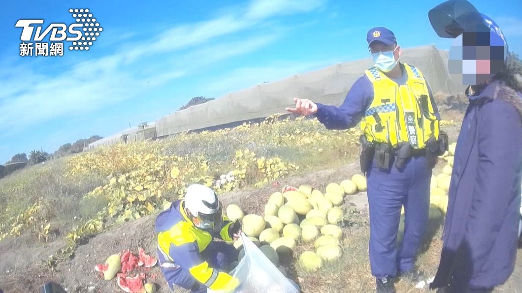 林婦偷南瓜,警方依竊盜現行犯將他逮捕送辦。(圖/警方提供)