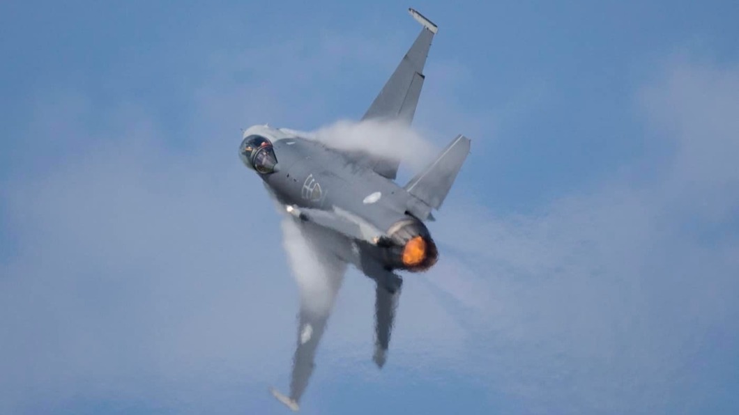 空軍嘉義基地F-16V戰機。(圖/翻攝自國防部發言人臉書)