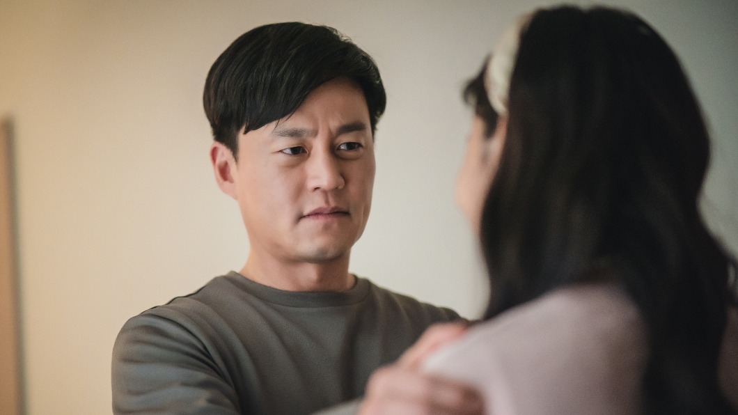 凹嗚!李瑞鎮關燈「誘女星滾床」 提羅PD秒變臉吐槽