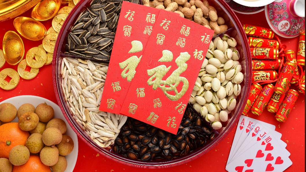 過年零食可以吃堅果和水果更健康。(示意圖/shutterstock達志影像)