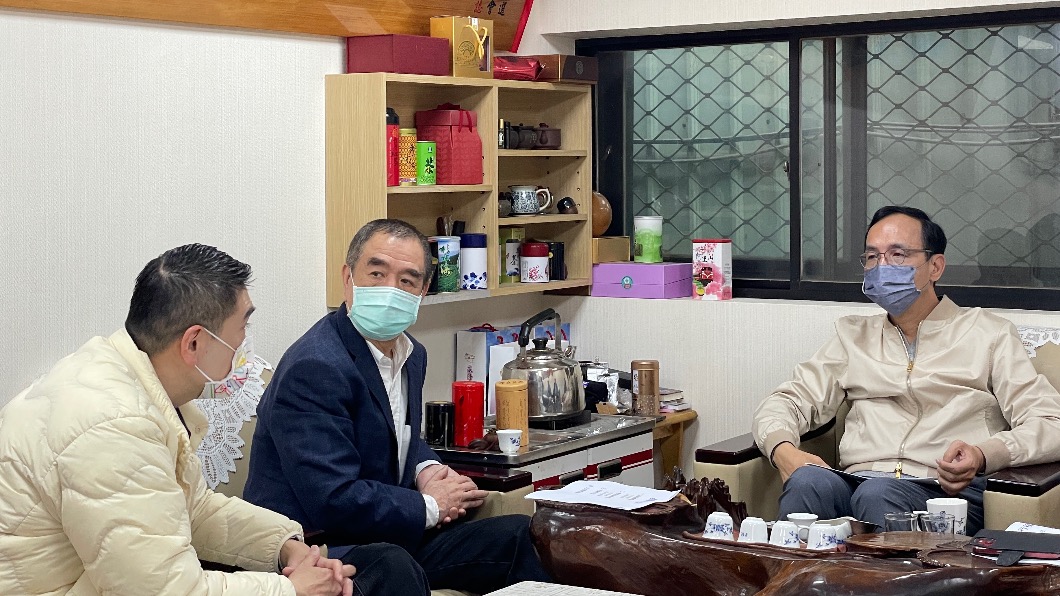 國民黨主席朱立倫與基隆市長擬參選人謝國樑與會。(圖/TVBS資料畫面)