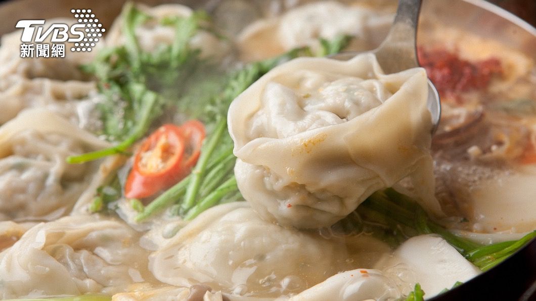 韓國餃子近圓形,象徵圓滿福氣。(示意圖/shutterstock達志影像)