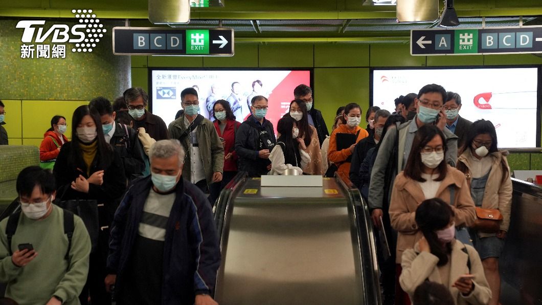 港驚爆新變異株群聚案 女教師疑和染疫婦擦肩9秒中標