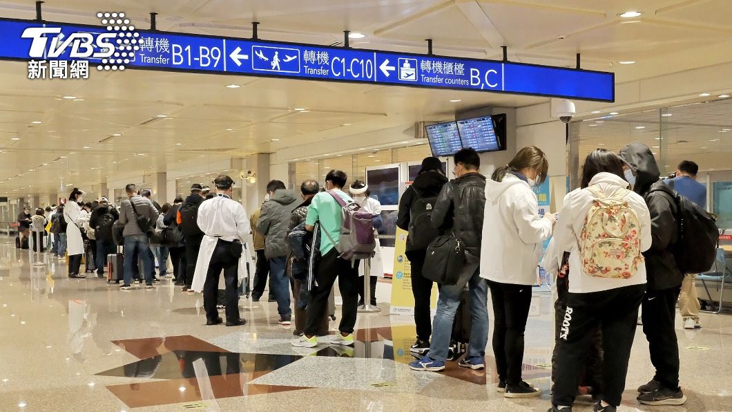 桃園機場短程航班落地採檢首日 陽性率約3.2%