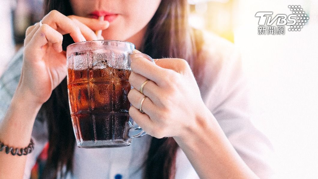 網友提出可以詢問店員是否有其他方法以加濃飲料味道。（示意圖／shutterstock達志影像）