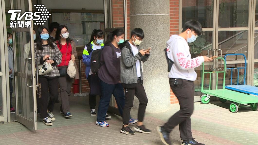 高雄考生學測完確診新冠、Ct21 同場師生全居隔
