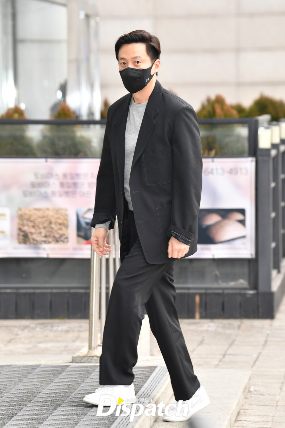 李瑞鎮受邀出席朴信惠婚禮。(圖/翻攝自Dispatch)