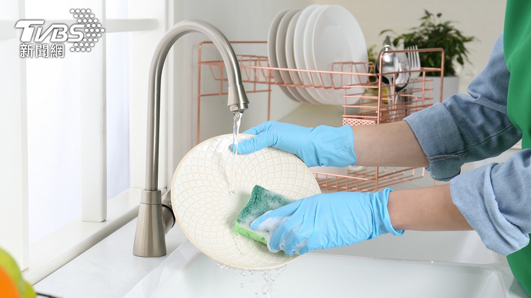 媳婦惡夢！除夕圍爐淪「人體洗碗機」　苦主：不做怕被說懶惰
