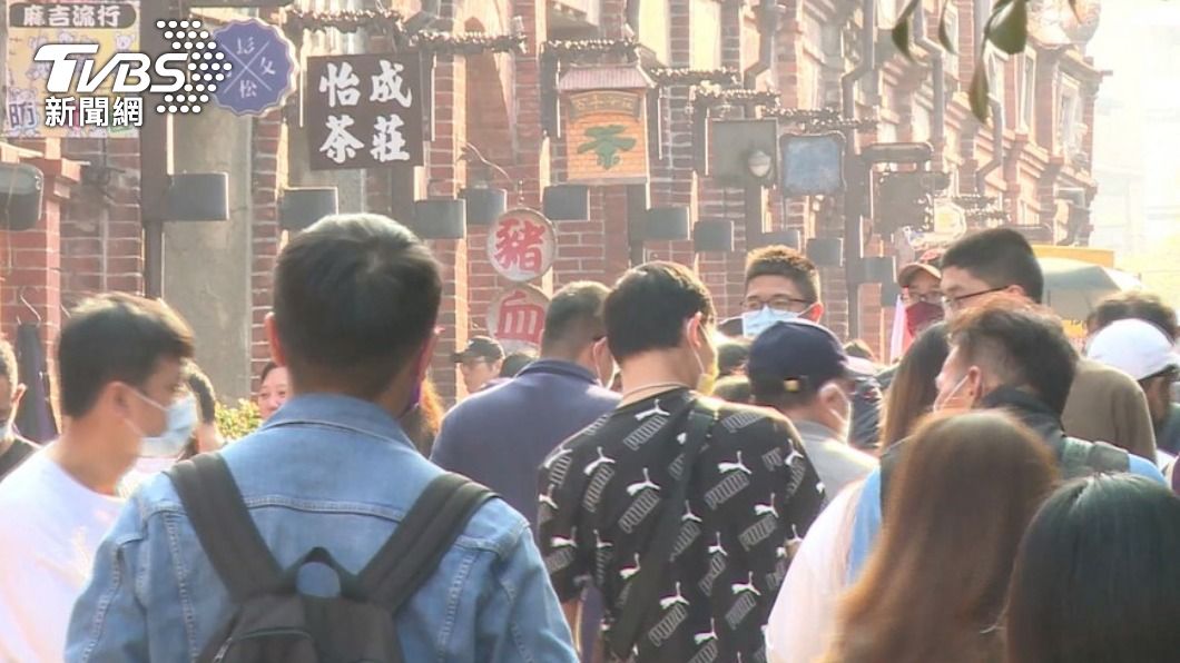 迎戰春節連假 指揮中心訂防疫指引籲:探視戴好口罩