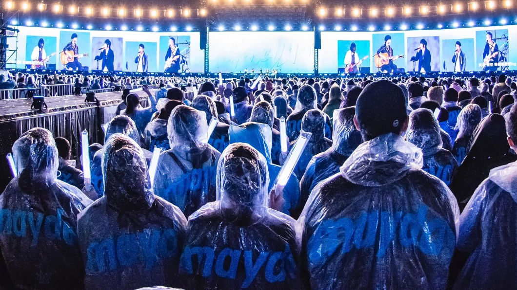 網友抱怨看五月天演唱會遇見「胖虎」。（圖／翻攝自五月天 Mayday臉書）