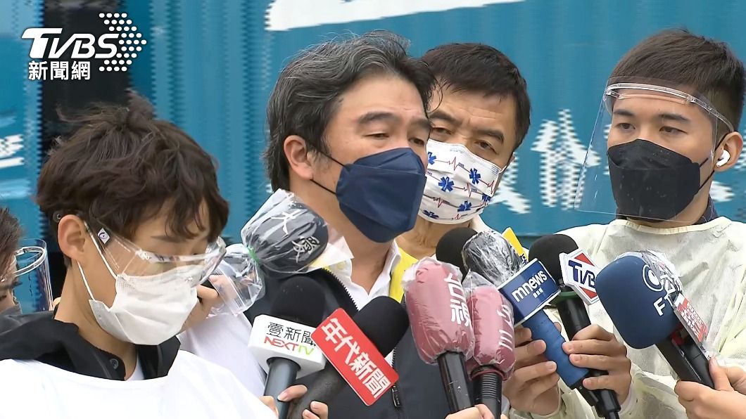 醫療應變組副組長王必勝前往基隆，協助疫情。（圖／TVBS資料畫面）