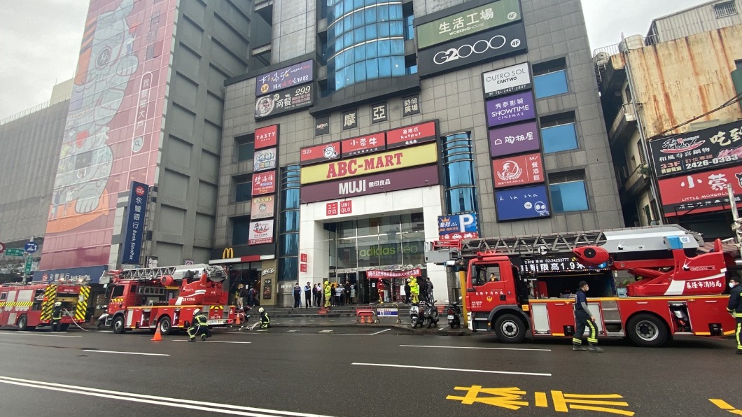 基隆最高大樓火災演練　民眾揮手待救過程逼真