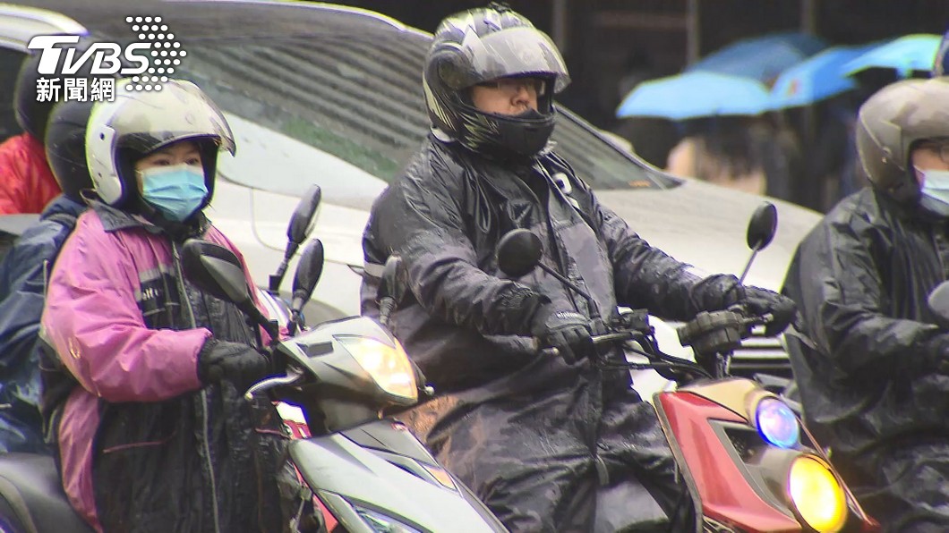 斷崖式降溫來了！冷空氣挾雨「1小時跌6度」最凍時刻曝