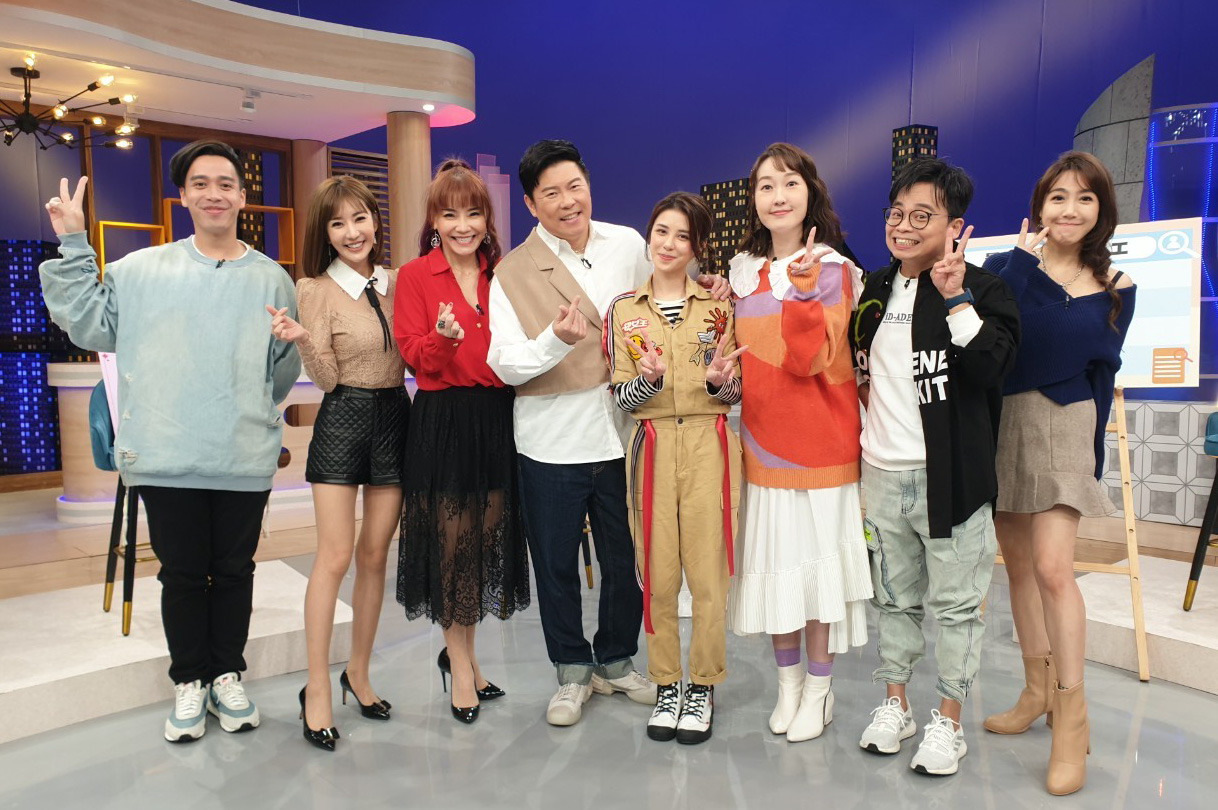 無尊(圖左起)、羅巧倫、甄莉、曾國城、宇珊、巴鈺、阿松、佩佩等人分享創業遇過的員工。(圖/衛視中文台提供)