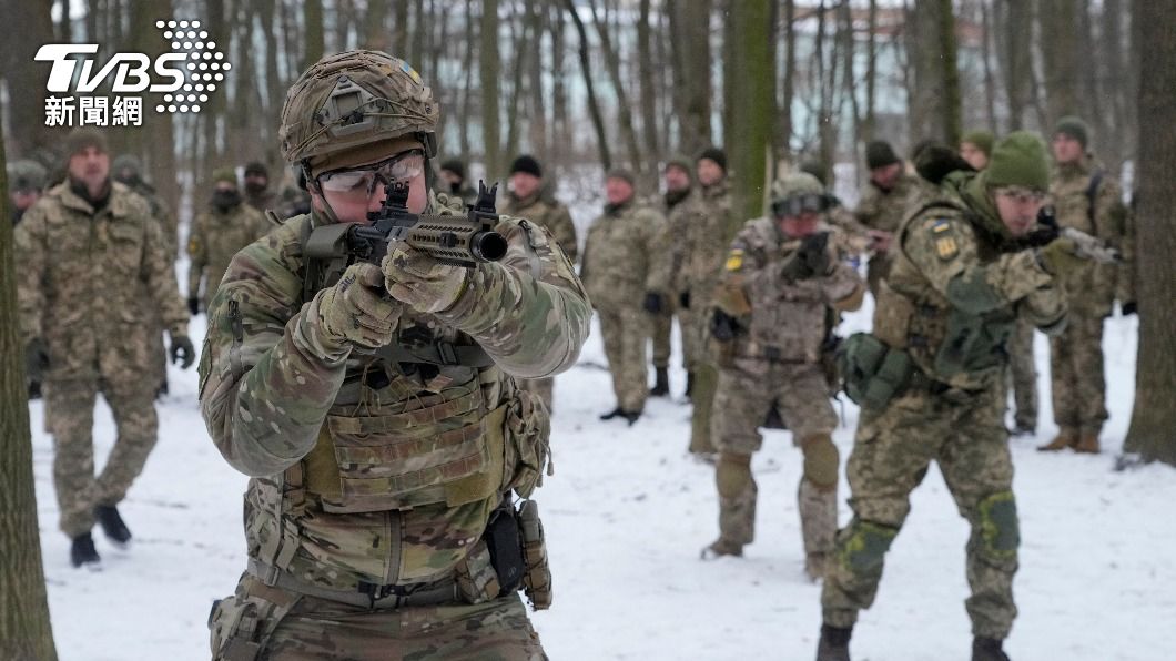 憂俄軍入侵!烏克蘭上千年輕人受訓 為抗10萬大軍準備