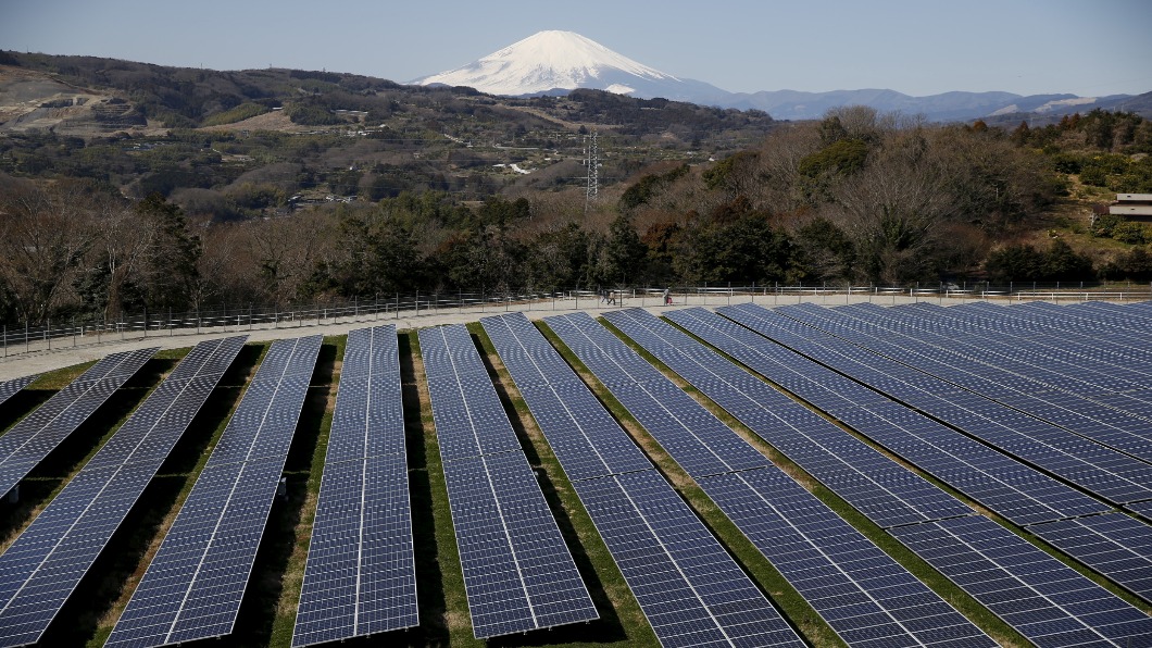 日本太陽能板廢棄時代!舊電板回收種草莓