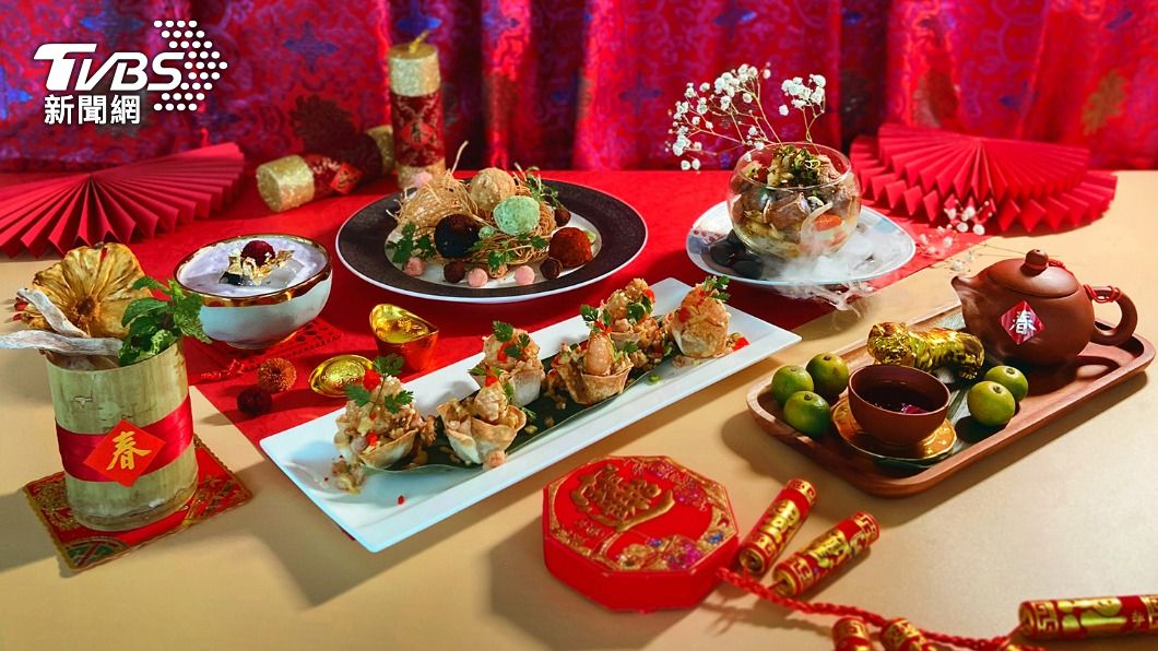 酒吧推出春節期間限定的「虎年開運微醺套餐」。(圖/高雄英迪格提供)