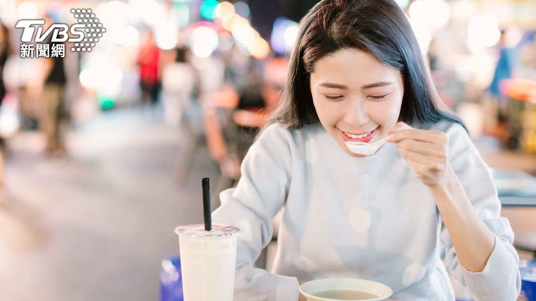 外界關心戶外用餐是否較內用安全。（示意圖，與事件無關／shutterstock達志影像）