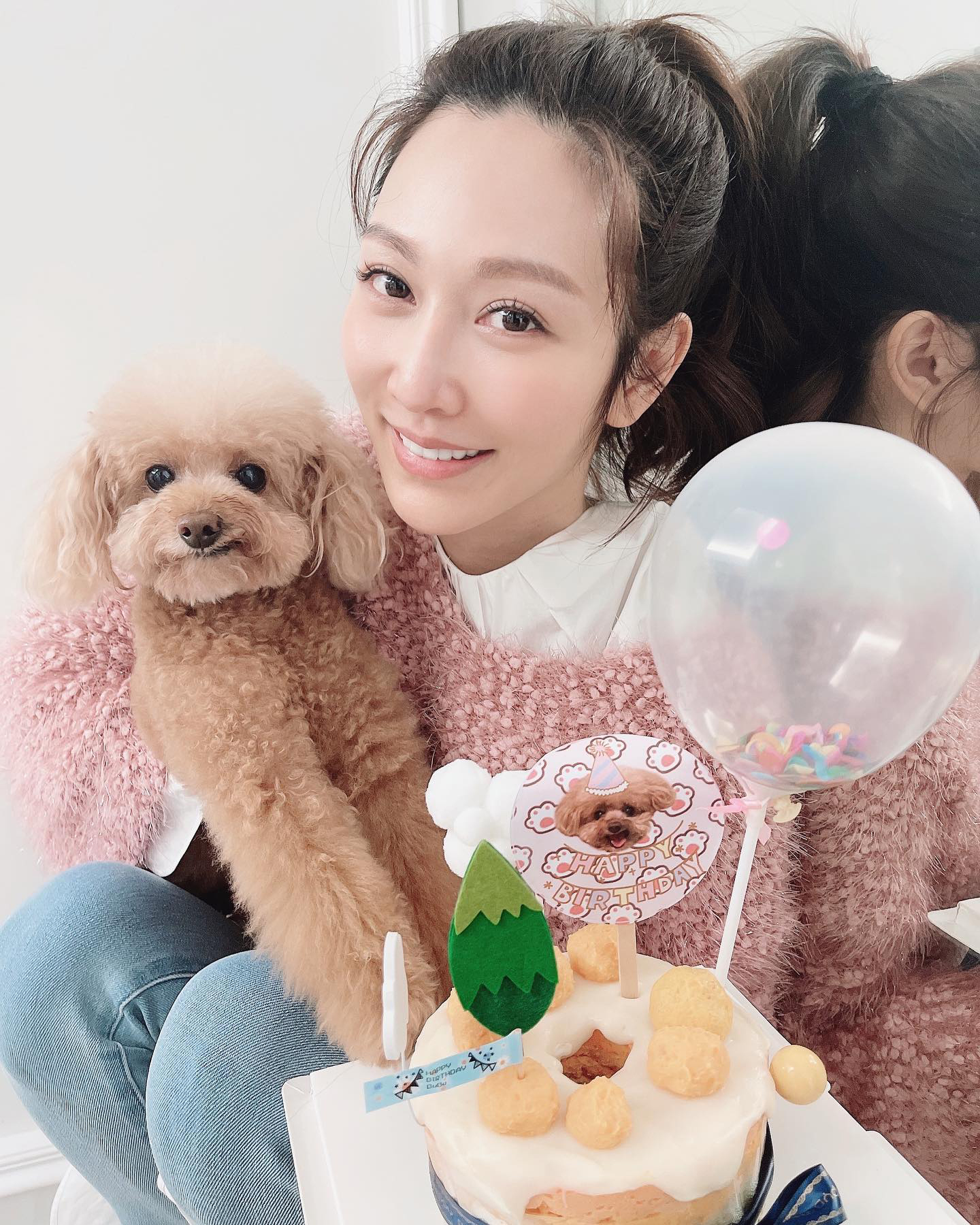 重視家人的曾莞婷,過年預計要好好陪伴媽媽跟狗狗!(圖/LiTV、 曾莞婷工作室提供)