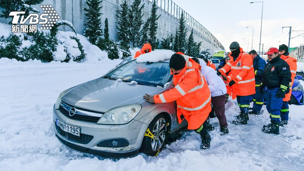 罕見暴雪強襲土耳其 駕駛困車內逾30小時:真怕凍死