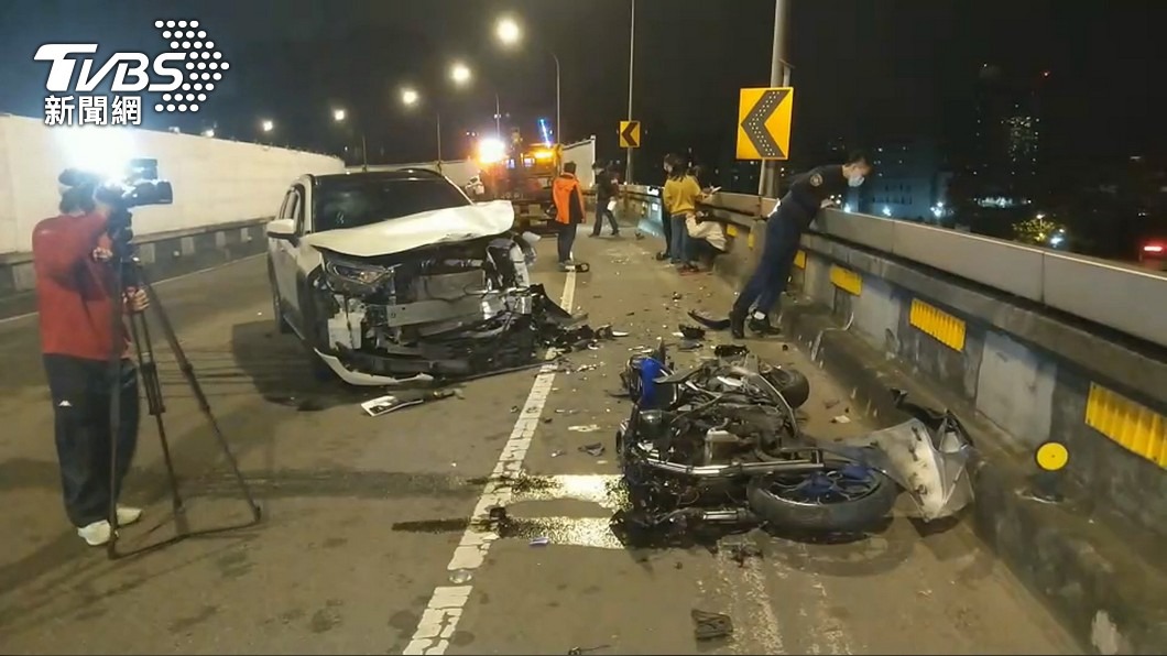 車禍現場一片狼藉。(圖/TVBS)