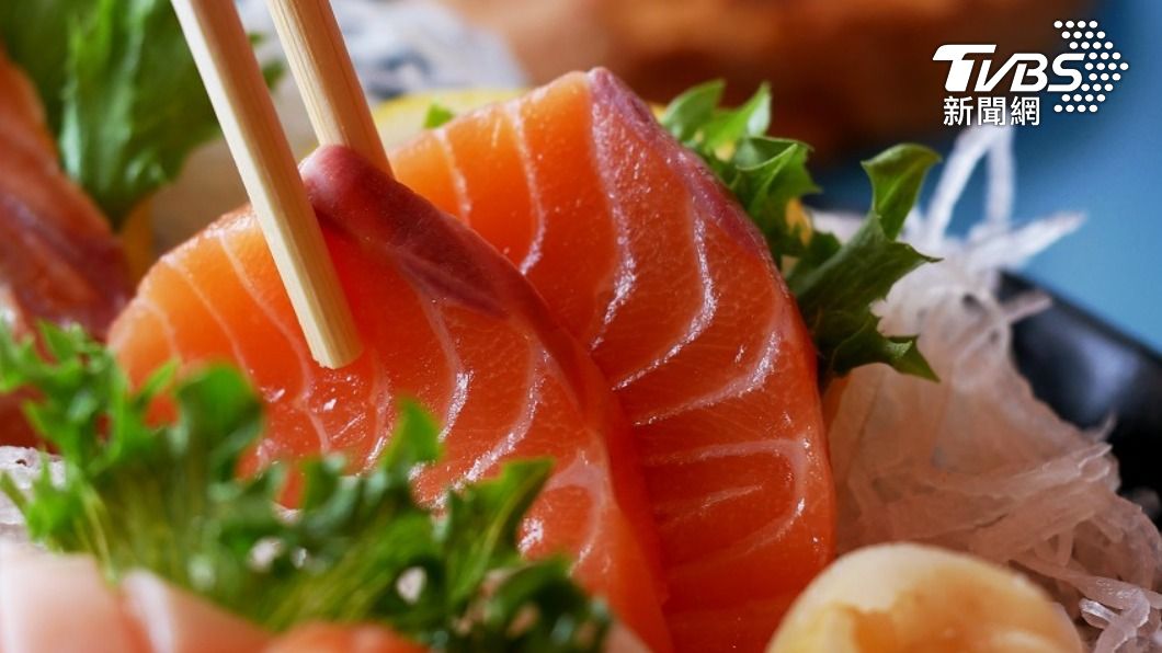 Buffet「它」上菜秒被夾光!饕客揪原因:不易踩雷