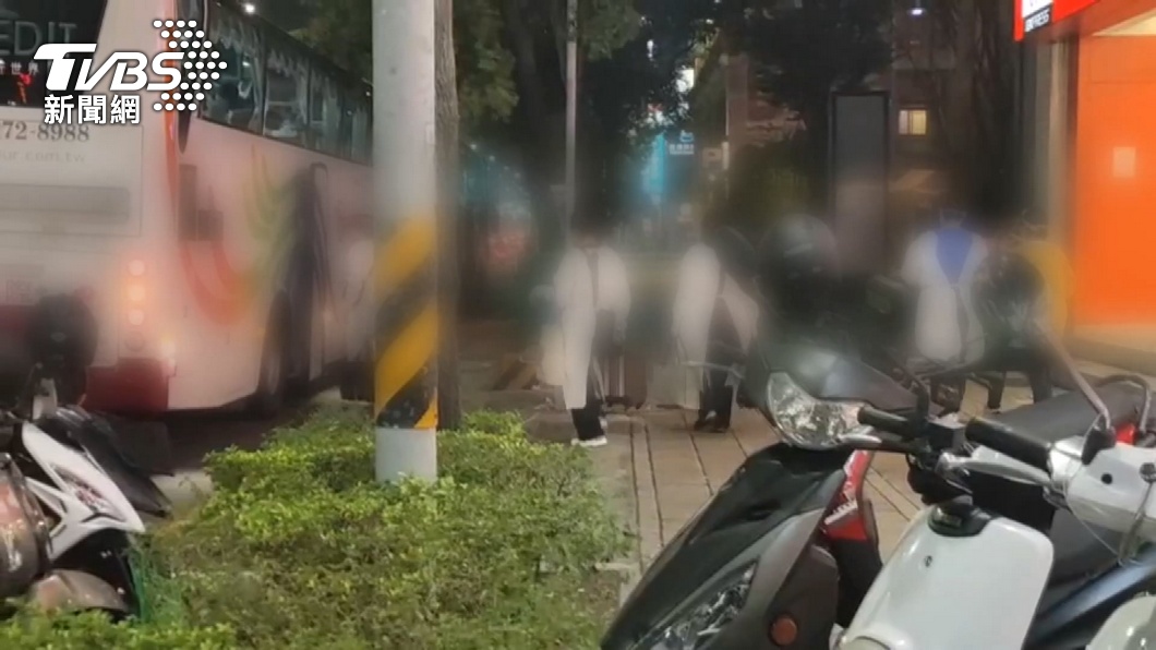 監視器糾防疫不確實 赤鬼牛排聲明「都有消毒」反遭網友罵爆