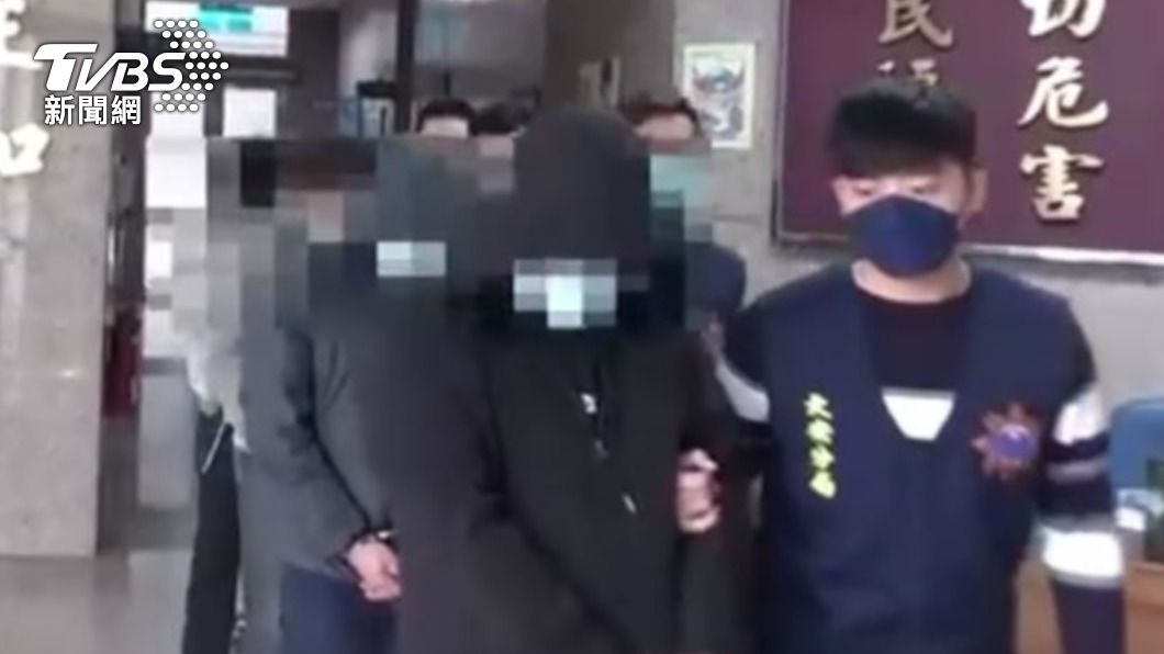 警方依法移送。(圖/TVBS)