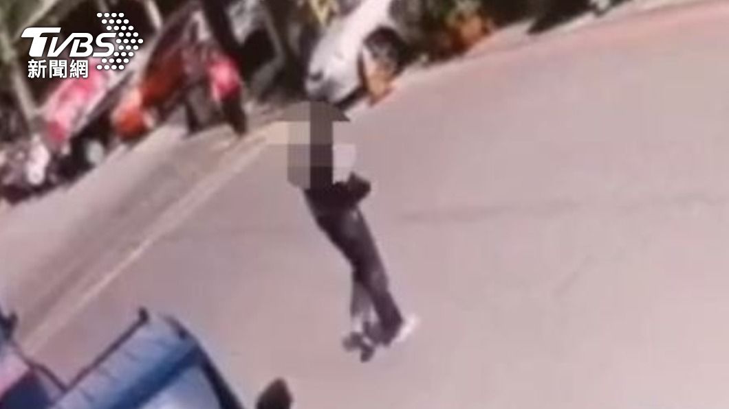 去年4月,槍手近距離射殺天道盟濟公會八里分會長八哥。(圖/TVBS資料畫面)