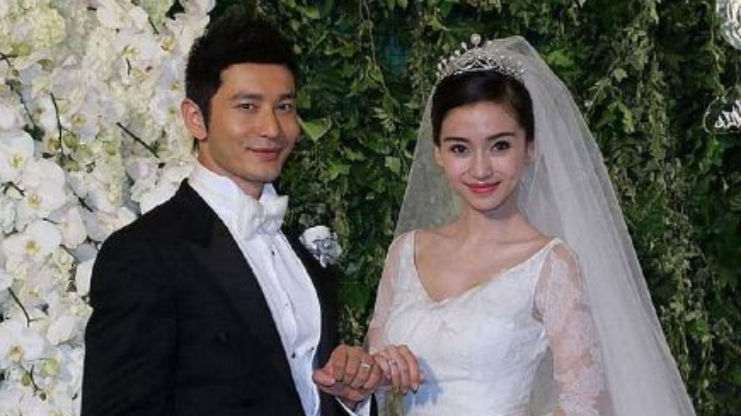 黃曉明曾提到會娶Angelababy很大原因是因為母親很喜歡她。(圖/翻攝自微博「她们叫我钱多多」)