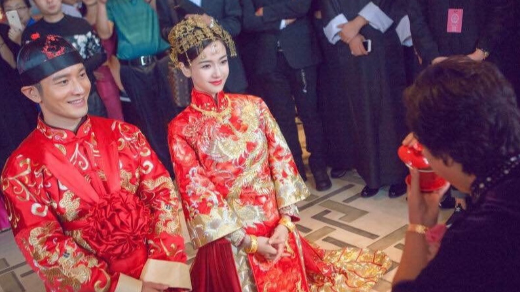黃曉明昔砸10億娶Baby!婚禮藏527密碼:寵壞妳