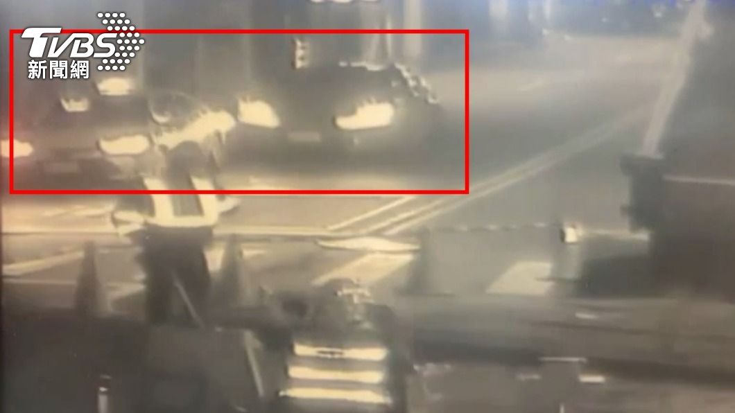 宋少卿車輛撞上小黃。(圖/TVBS資料畫面)