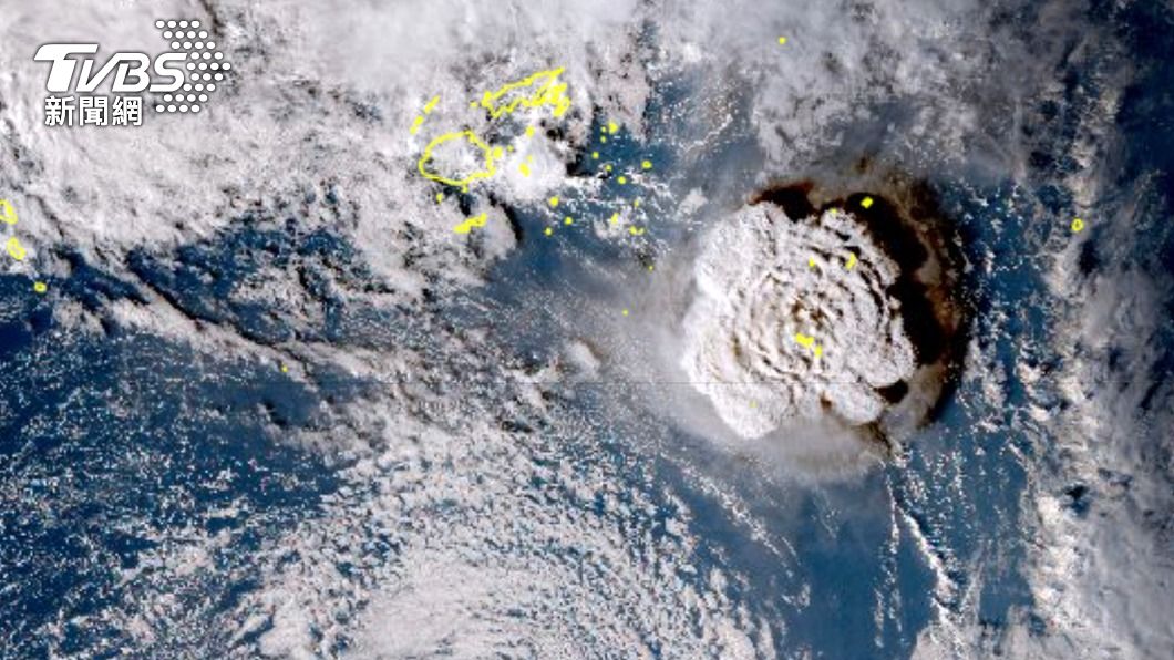 東加海底火山爆發也影響到日本火山跟著爆。(圖/達志影像美聯社)