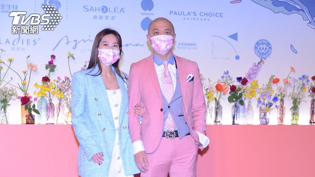 Paul(朱柏仰)帶著老婆咪咪一同出席吳姍儒的婚禮。(圖/TVBS)