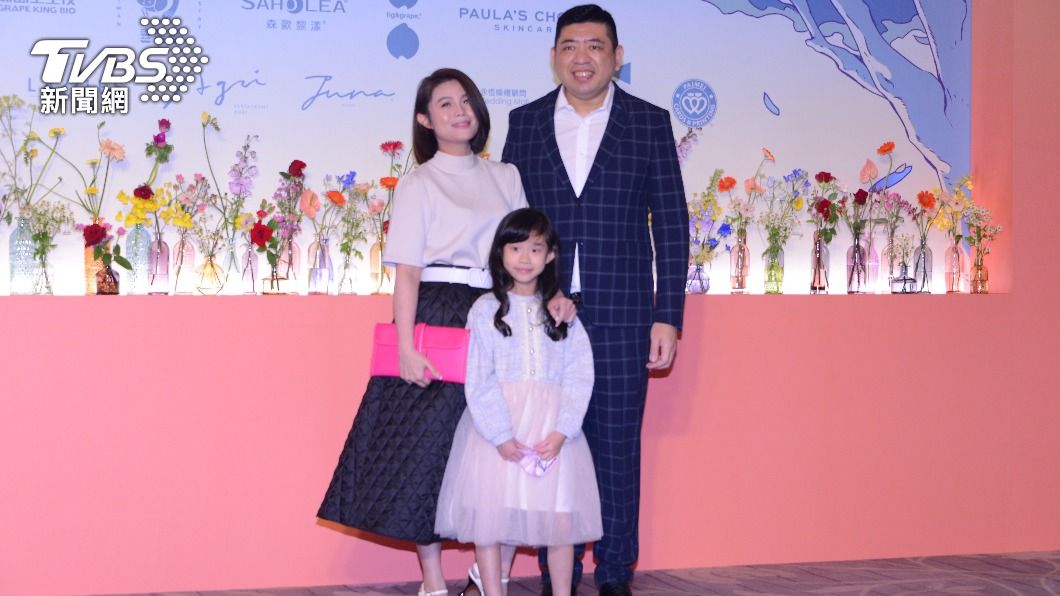 朱海君、NONO一家人每年大年初一都會四處拜拜。(圖/TVBS)