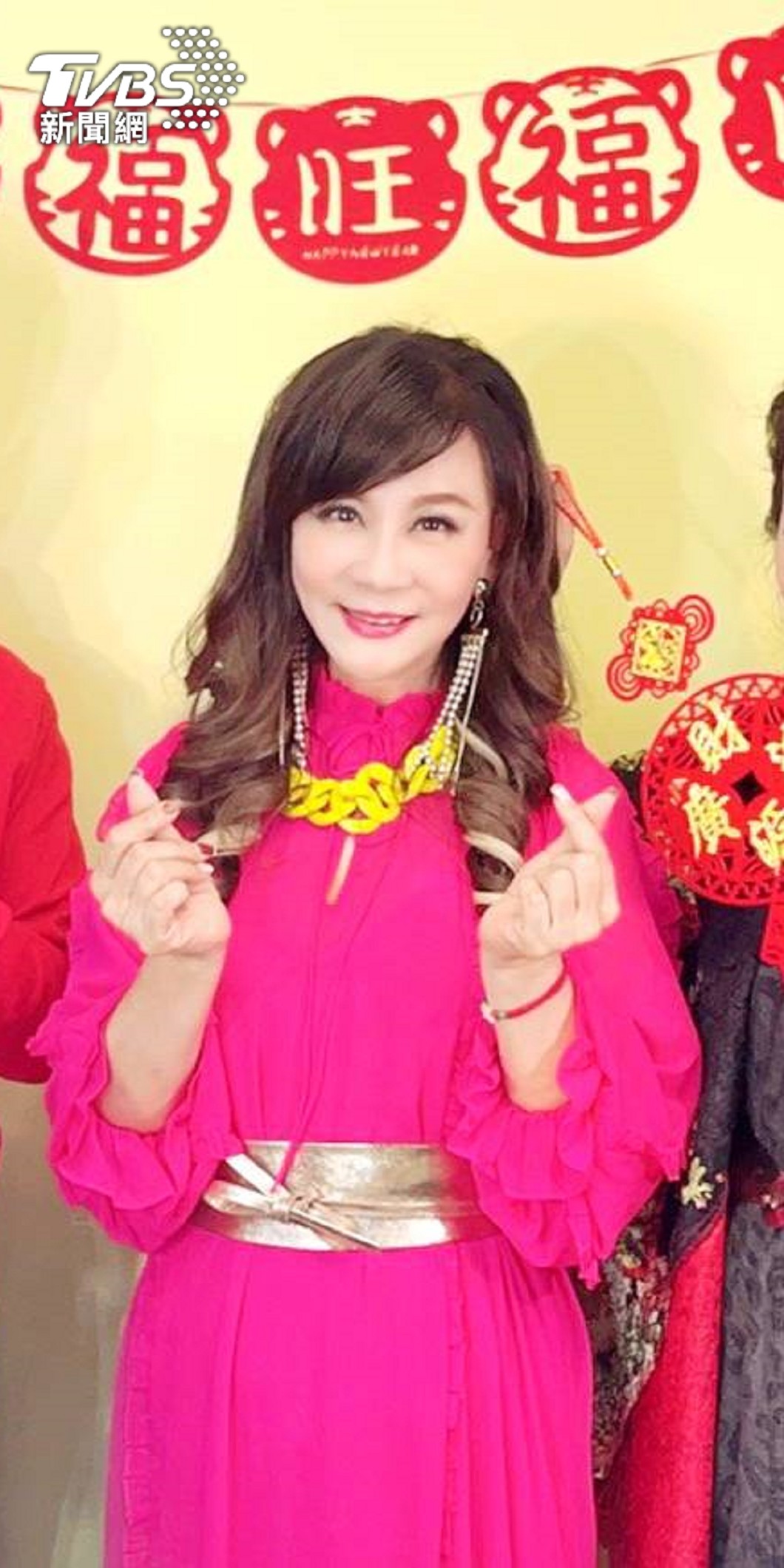 龍千玉曝光阿嬤的招財秘笈。(圖/豪記唱片提供)