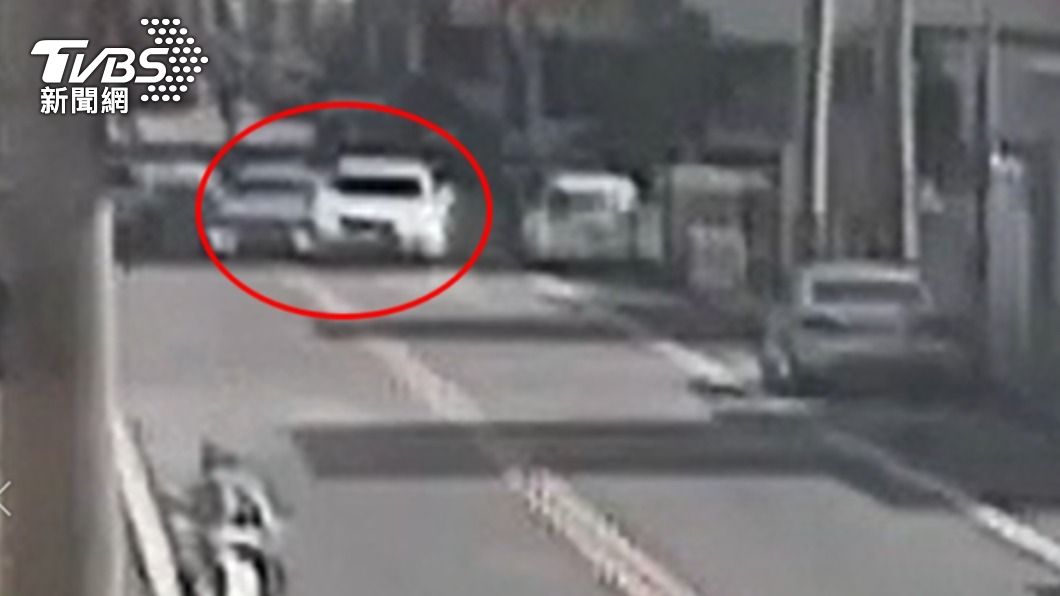 除夕知法犯法？北市警酒駕肇逃畫面曝　螃蟹式超車瘋狂違規