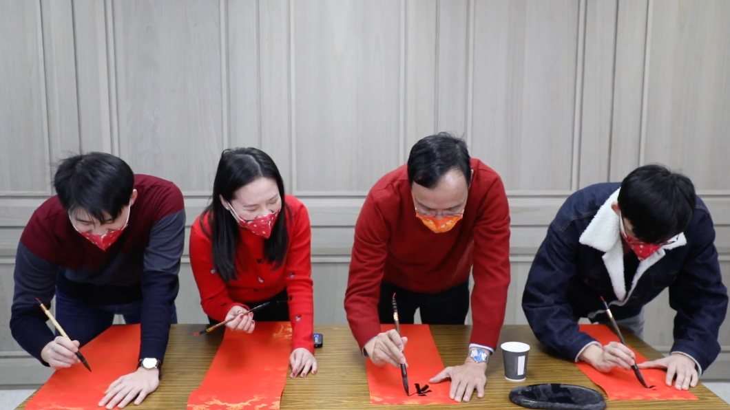 國民黨賀新春!朱立倫與青年軍揮毫 趙少康攜戰鬥藍拜年