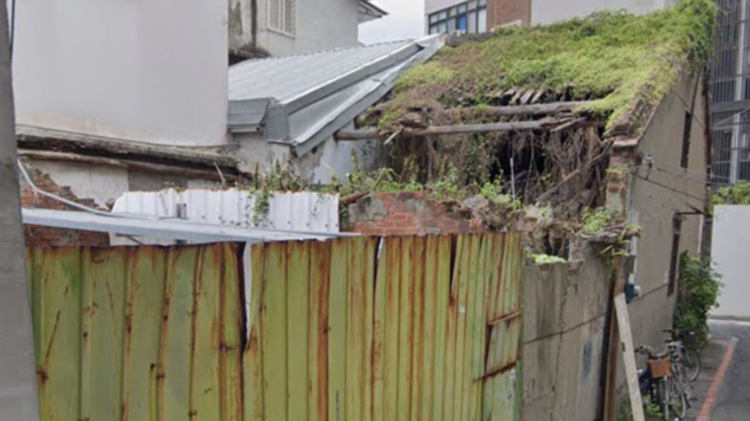 Google Map街景資料顯示該處為廢棄空屋。(圖/翻攝自Google Map)