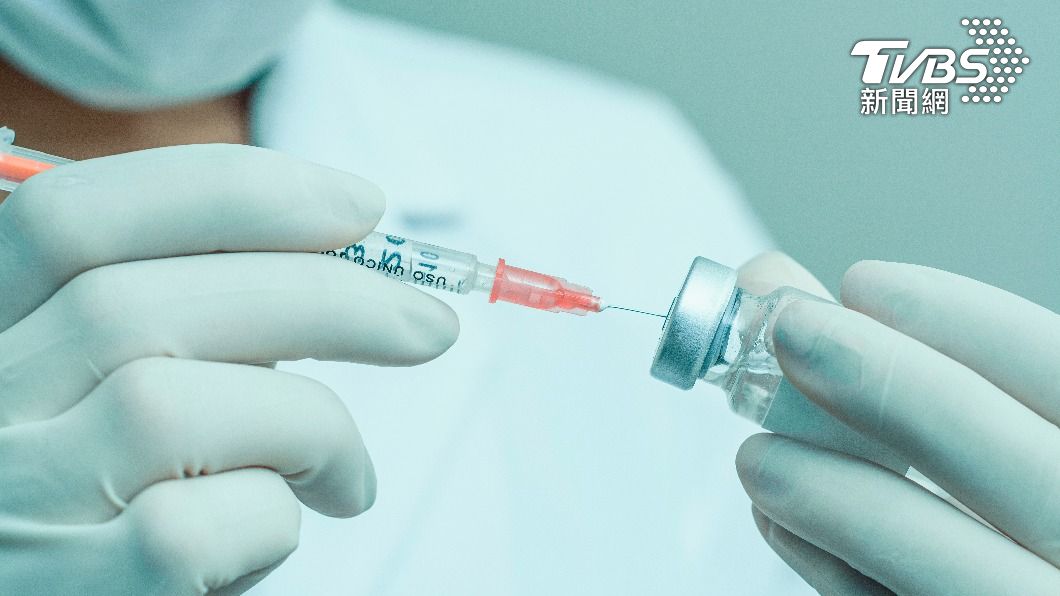 使用的針筒及包裝盒等物資造成143噸的額外廢物。(示意圖/shutterstock達志影像)