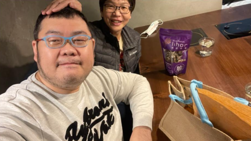 民眾黨立委蔡壁如日前請PTT名人四叉貓吃飯。(圖/翻攝蔡壁如臉書)