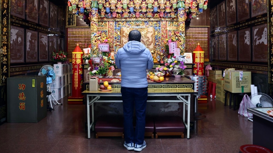 侯友宜過年低調參拜，祈求外甥納豆早日康復。（圖／翻攝侯友宜臉書）