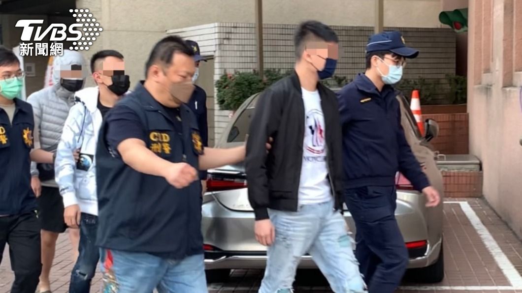 棒球隊全年無休?不滿服務態度差 年初二就撂人砸店