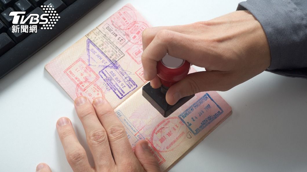 菲律賓官員表示,2月10日將解除對遊客和商務旅客的入境禁令。(示意圖/shutterstock達志影像)