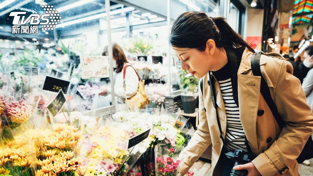 歡喜迎新年！香港湧現買花人潮　洋蘭、百合成主要年花