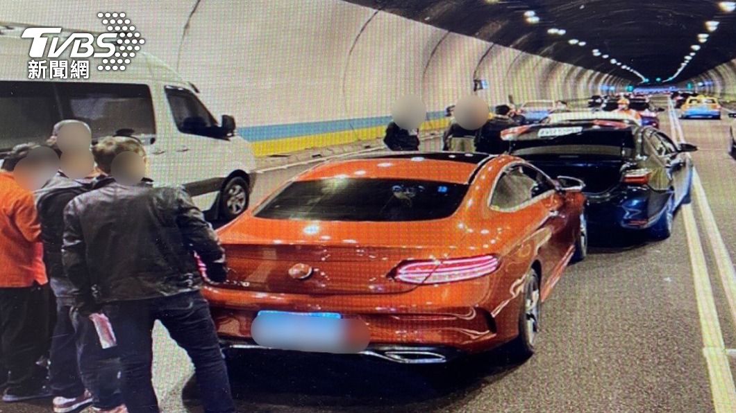 初二回娘家國道三號塞爆!安全車距沒抓好4車連撞2人傷