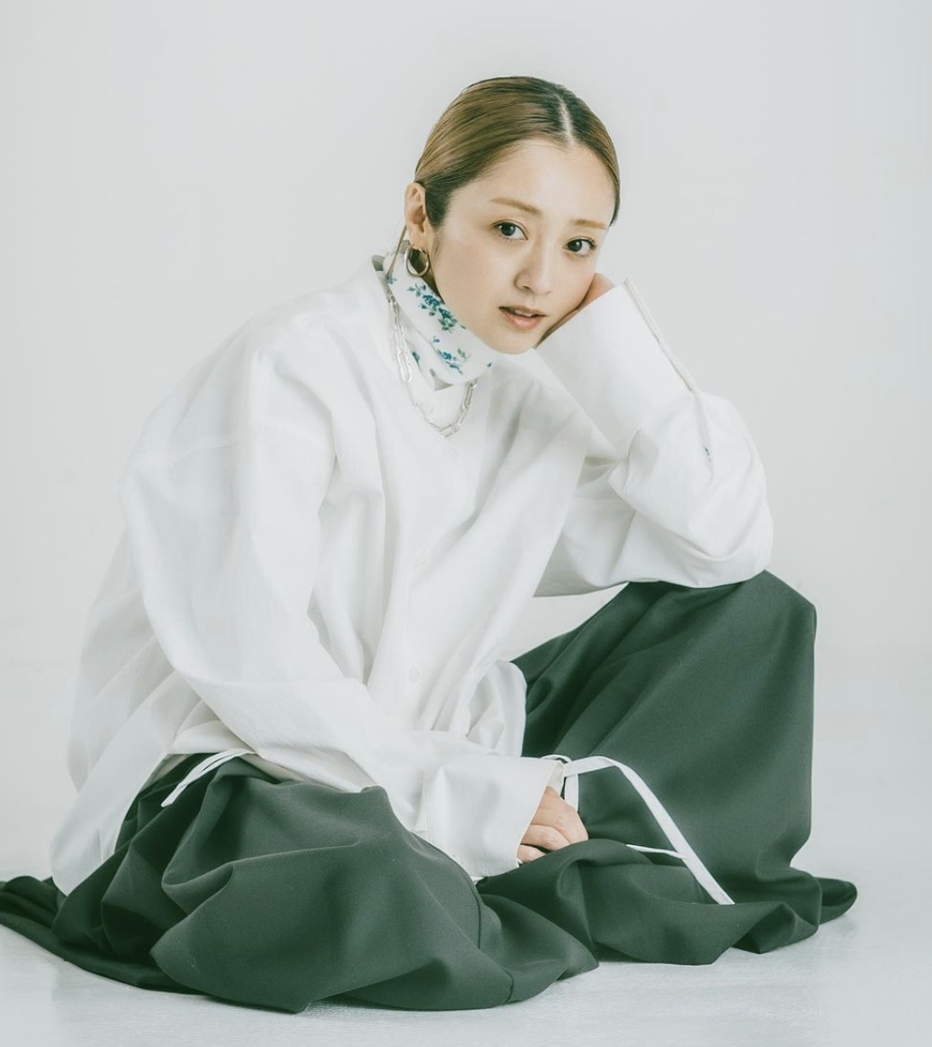 安達祐實擺脫過往，近年事業愛情兩得意。（圖／翻攝自_yumi_adachi IG）