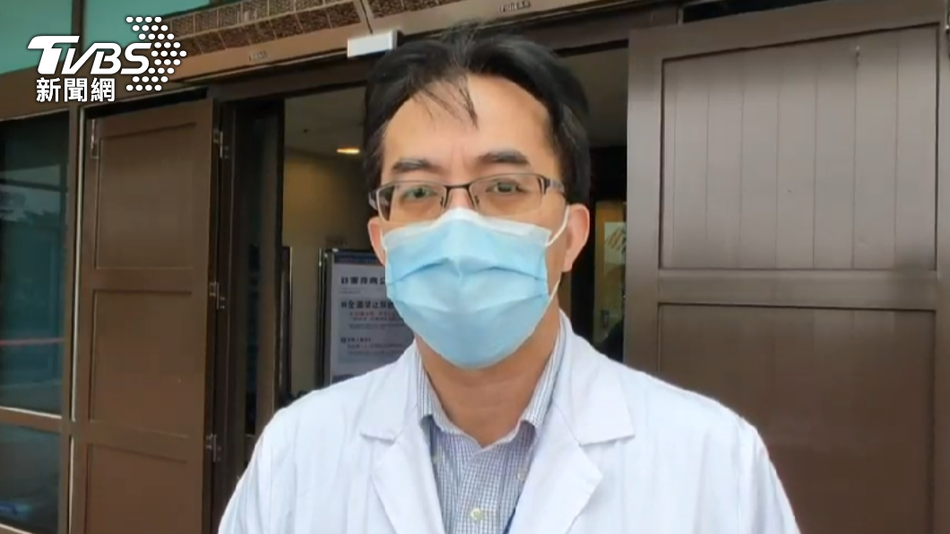 陽大外科部主任蔡建和說明楊男傷勢。（圖／TVBS）